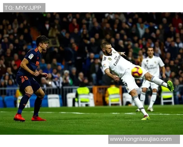 华伦西亚迎战皇家社会争夺西甲积分榜关键战役的胜利与荣耀